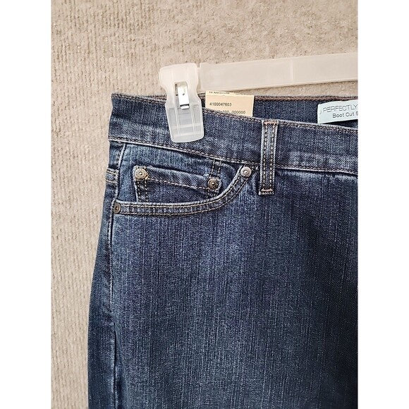 Levis 512 Perfectly Slimming Bootcut Jeans Women 16 Blue Medium Wash Stretch NEW - Picture 2 of 10